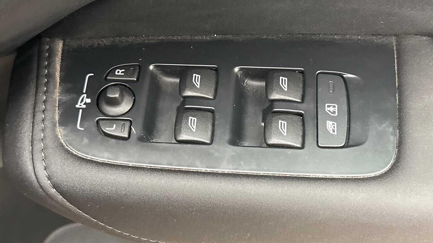 Used Volvo XC60 for sale - 77852986: Photo 25