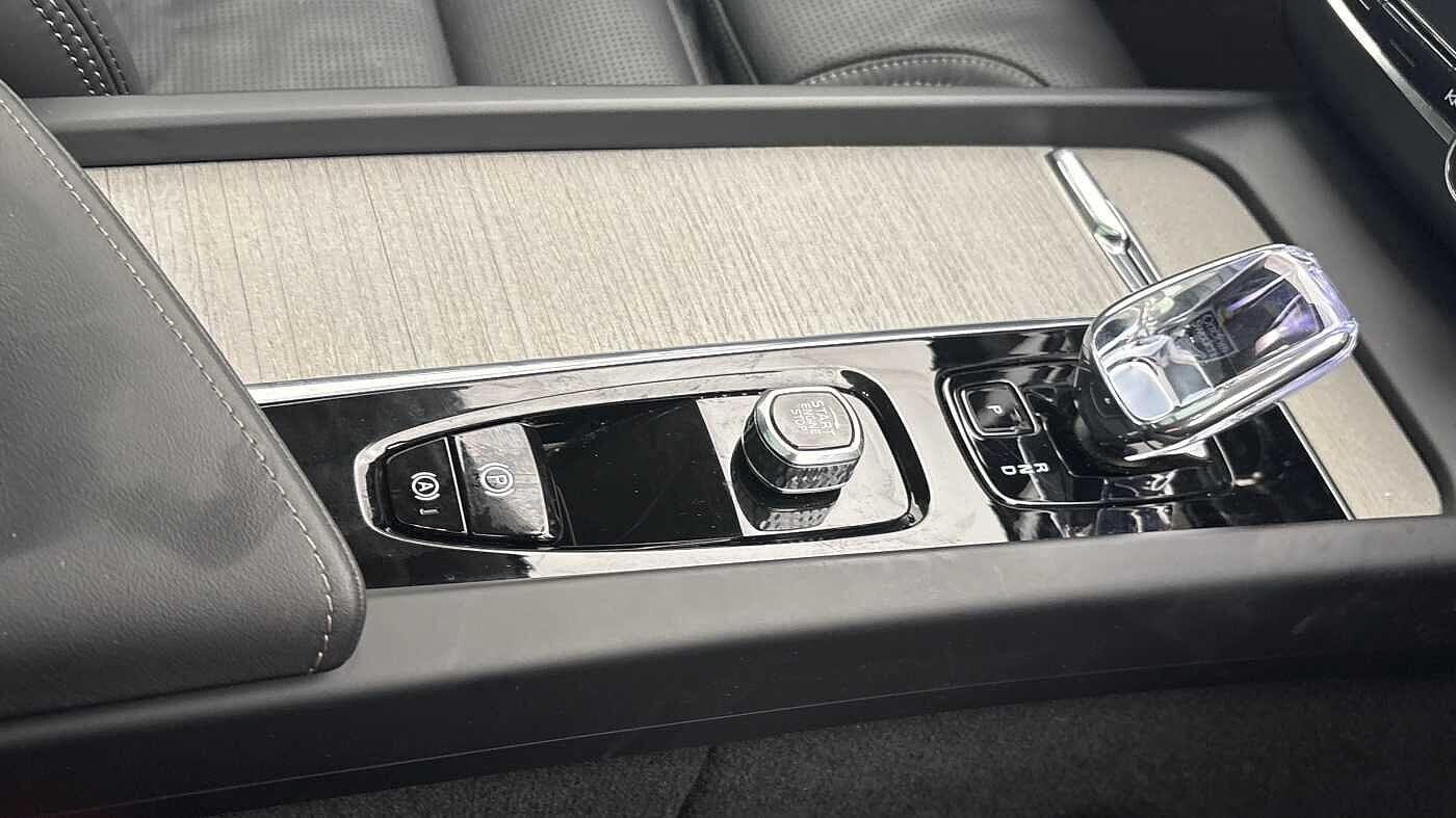 Used Volvo XC60 2025 for sale - 77598058: Photo 32