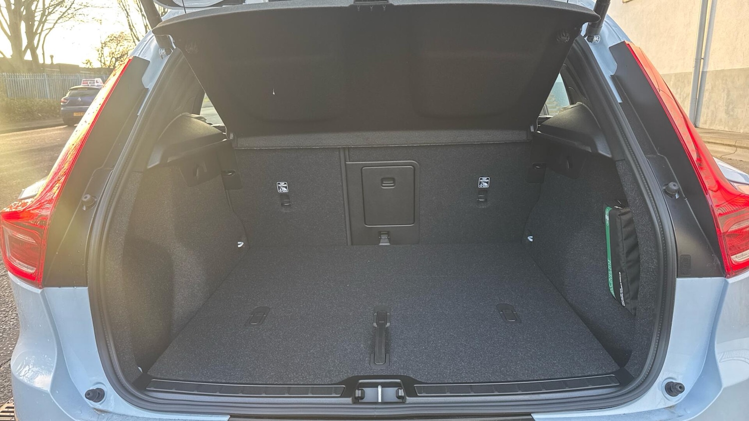 Used Volvo XC40 2025 for sale - 76592671: Photo 13