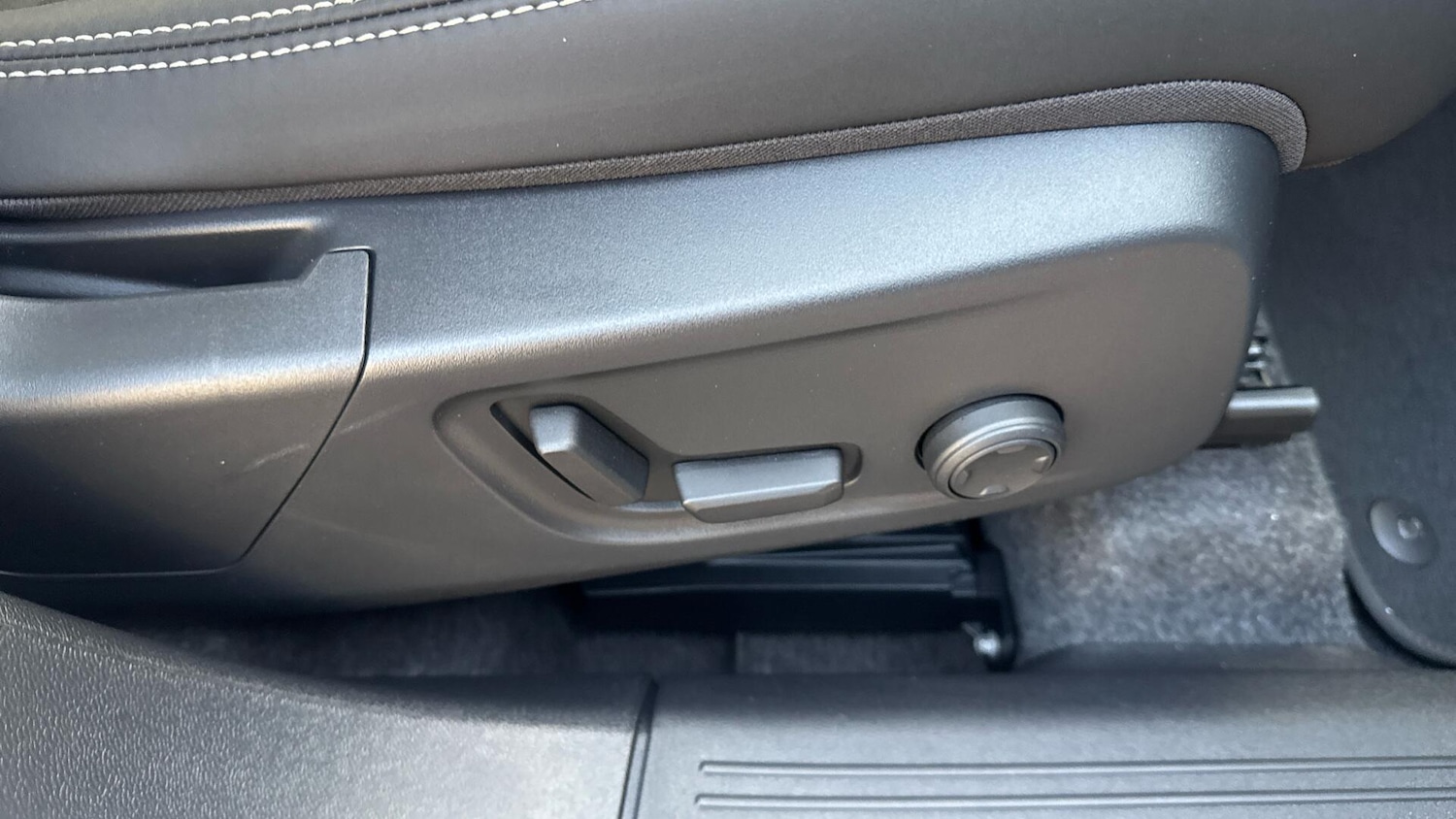 Used Volvo XC40 2025 for sale - 76592671: Photo 35