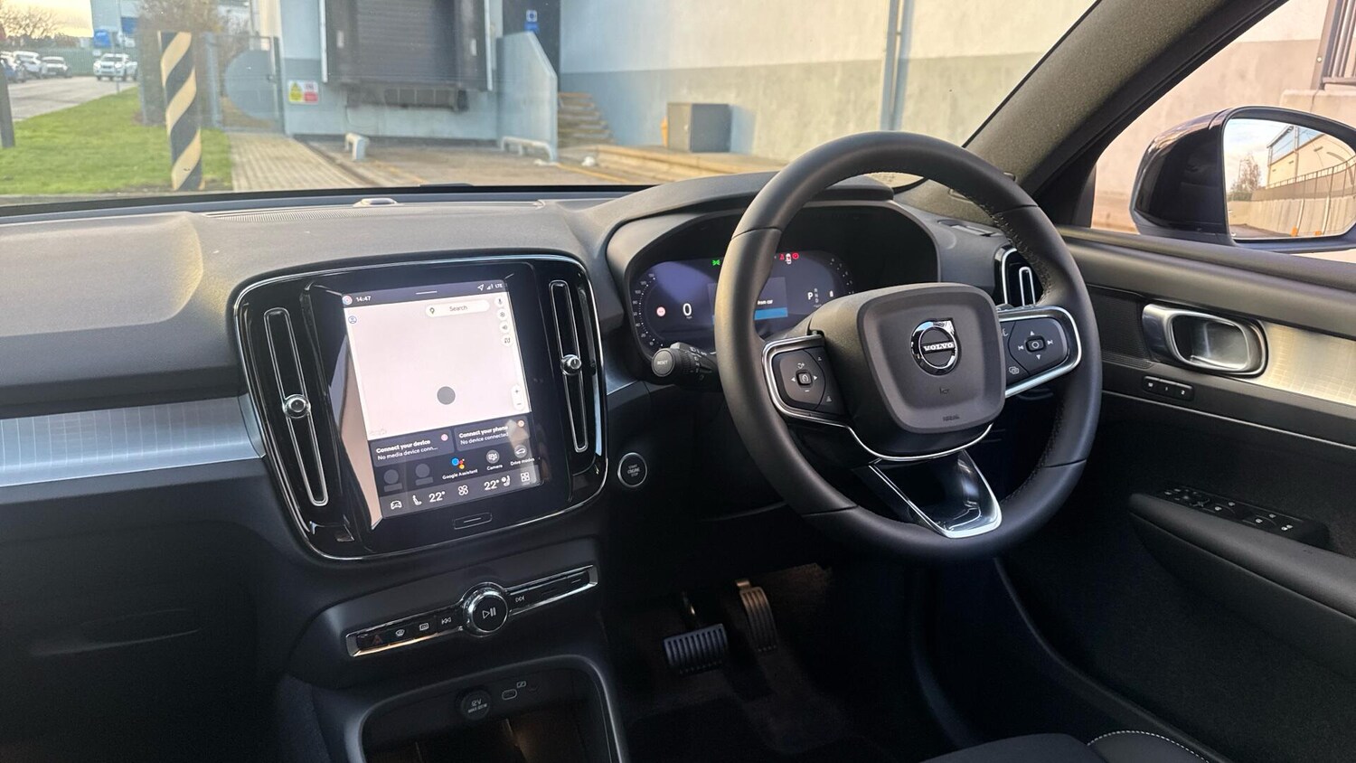 Used Volvo XC40 2025 for sale - 76592671: Photo 4