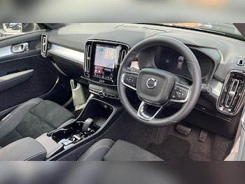 Used Volvo XC40 2025 for sale - 78705704: Photo