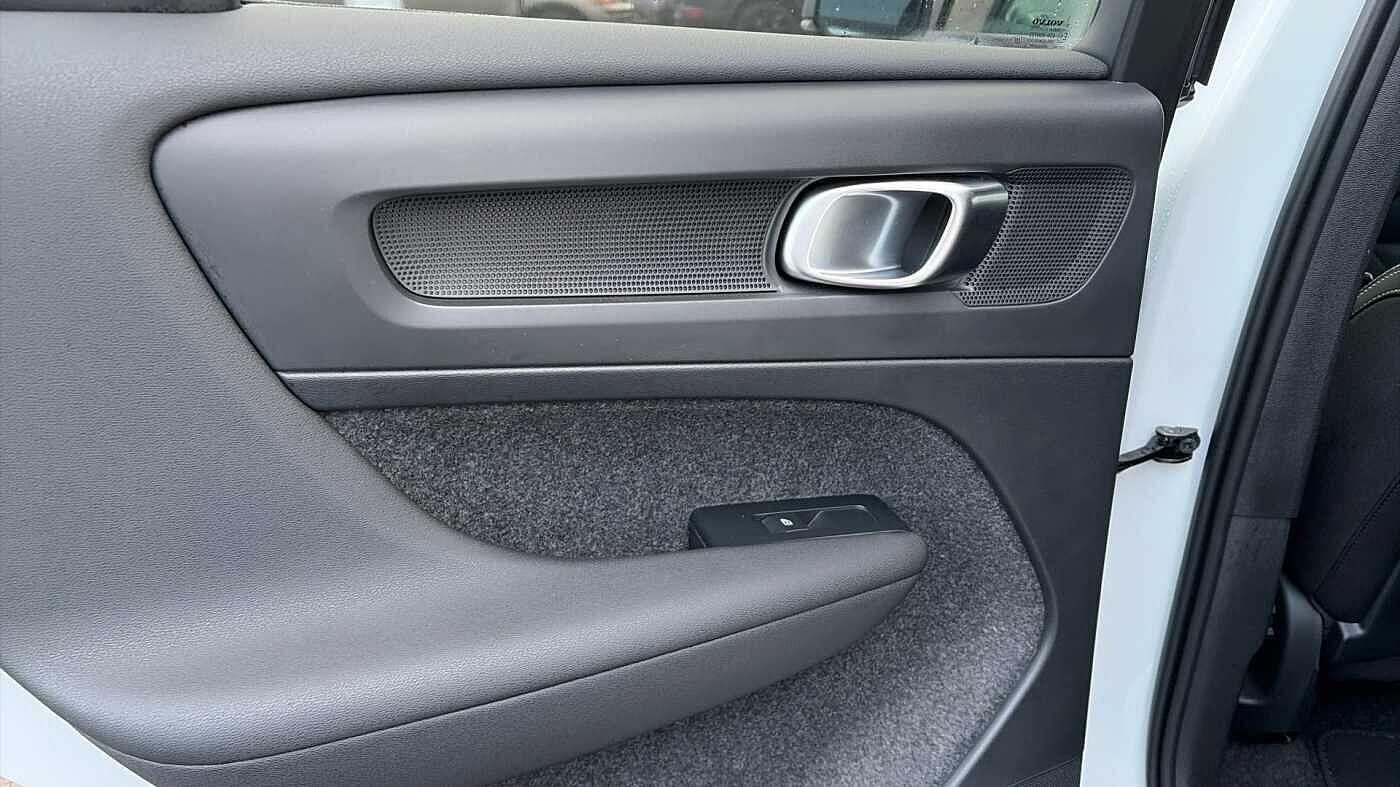 Used Volvo XC40 for sale - 77769221: Photo 52