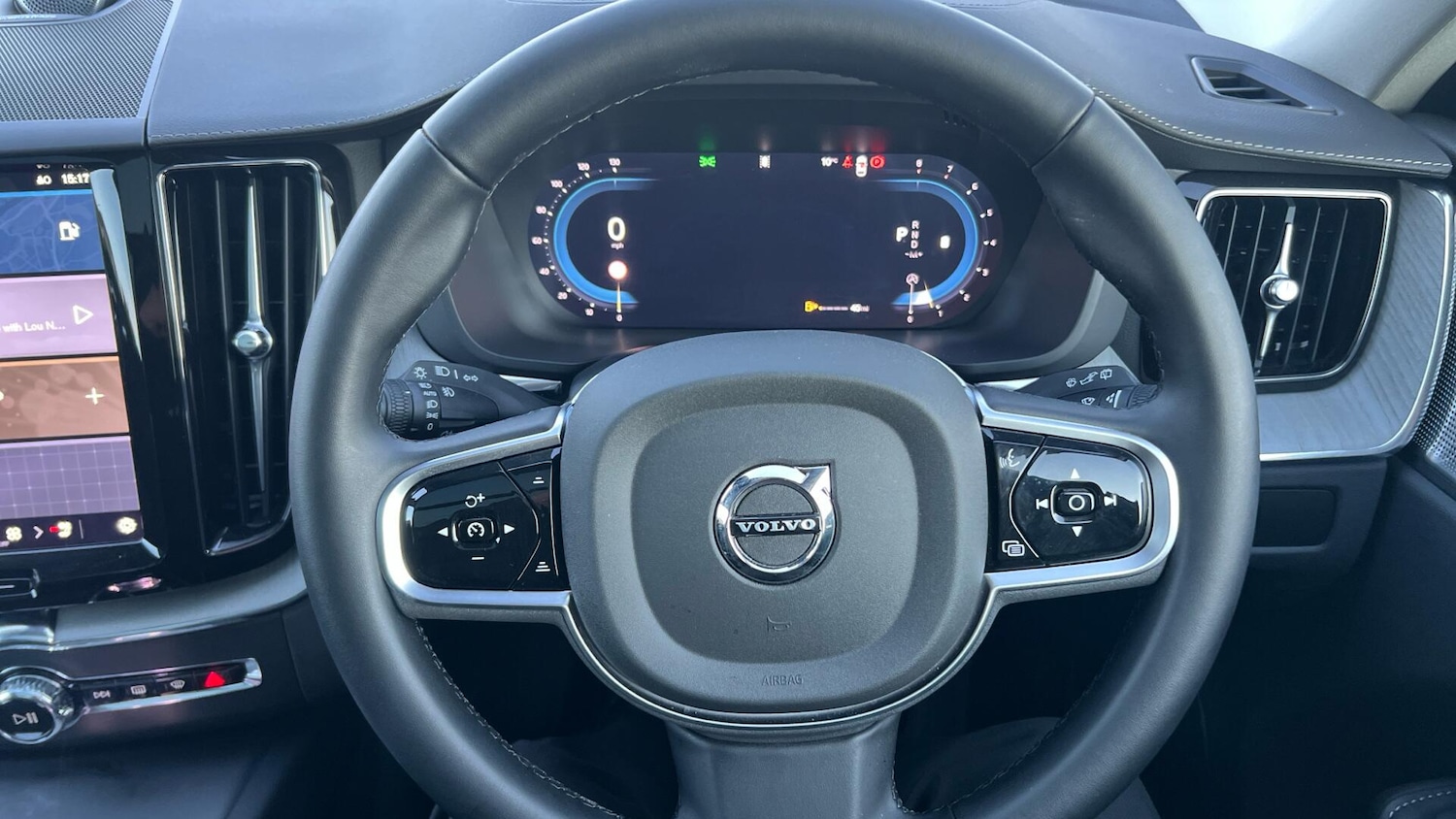 Used Volvo XC60 2025 for sale - 76886264: Photo 10