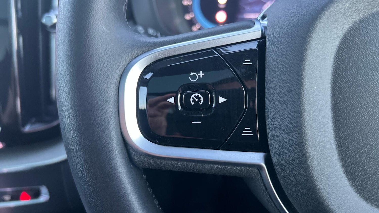 Used Volvo XC60 2025 for sale - 76886264: Photo 21