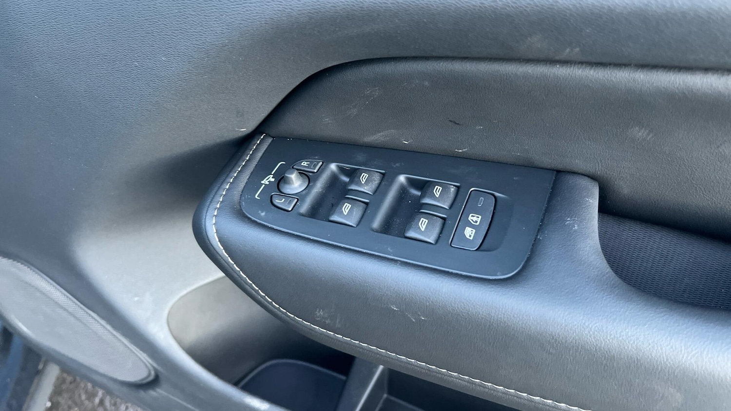 Used Volvo XC60 2025 for sale - 76886264: Photo 24