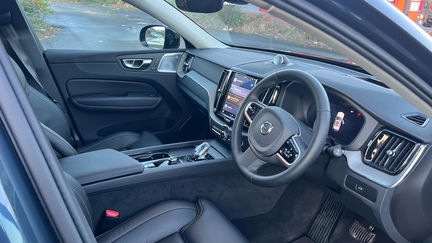 Used Volvo XC60 2025 for sale - 76886264: Photo 4