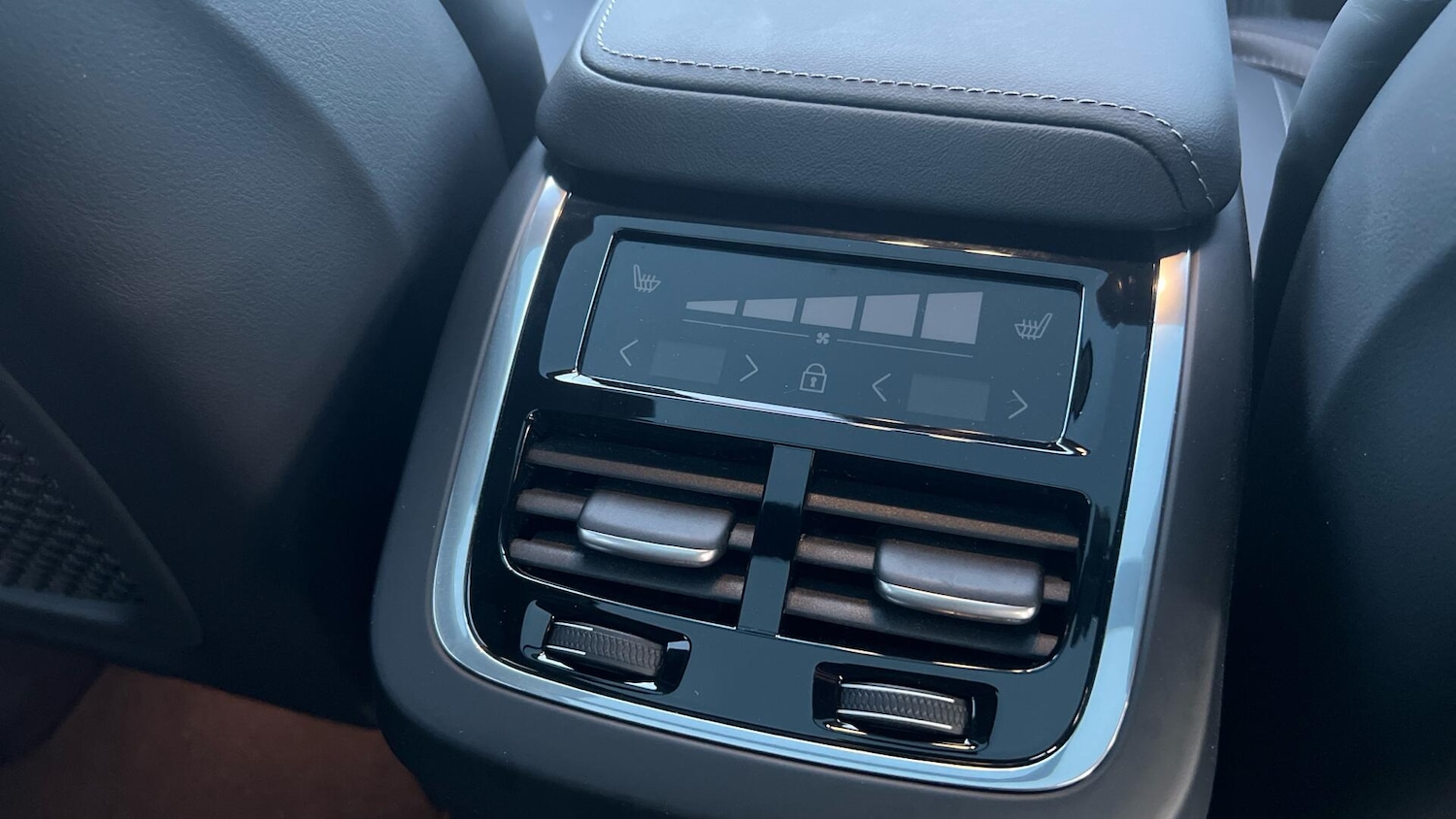 Used Volvo XC60 2025 for sale - 76886264: Photo 50