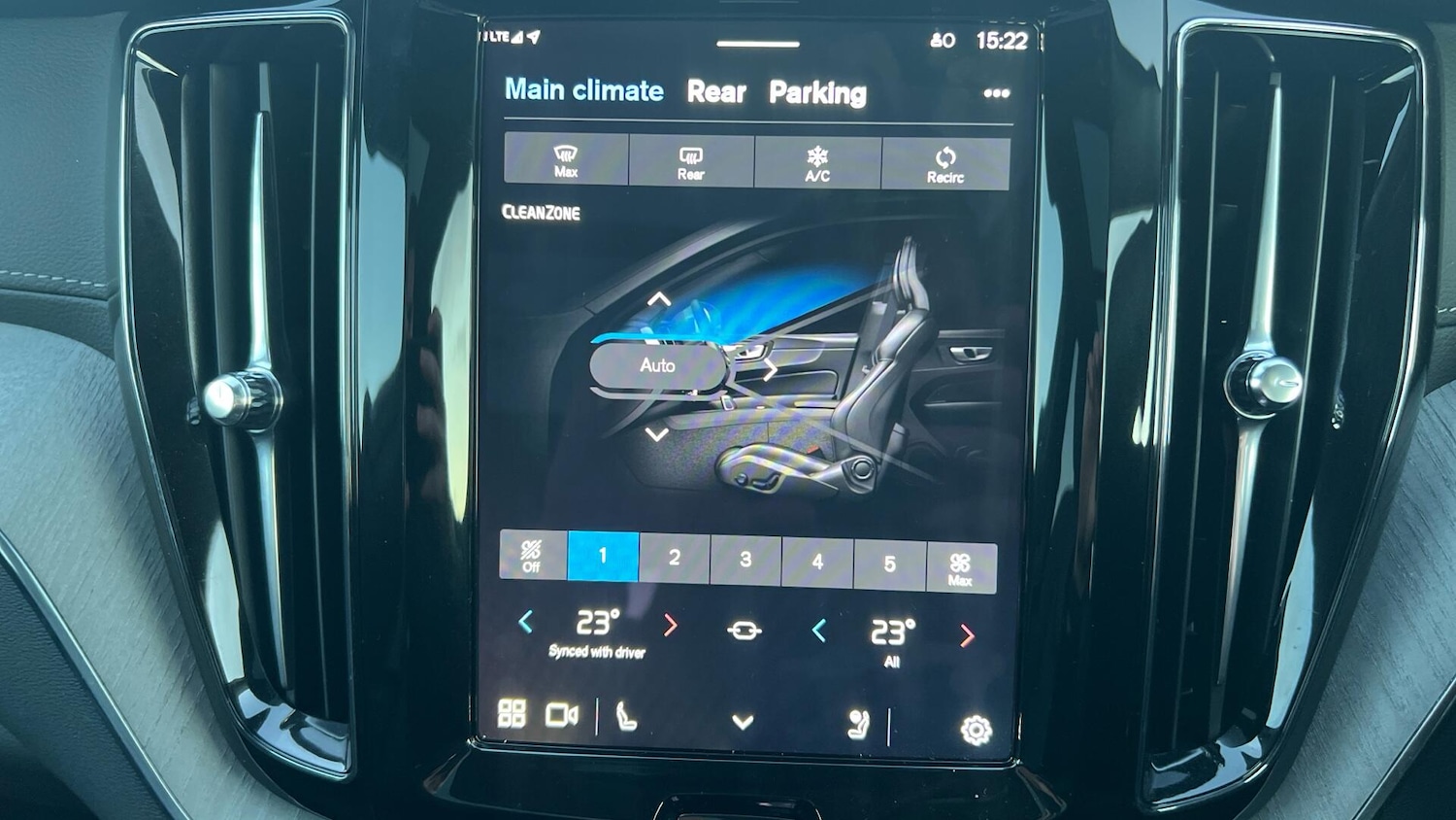 Used Volvo XC60 2025 for sale - 76886264: Photo 60