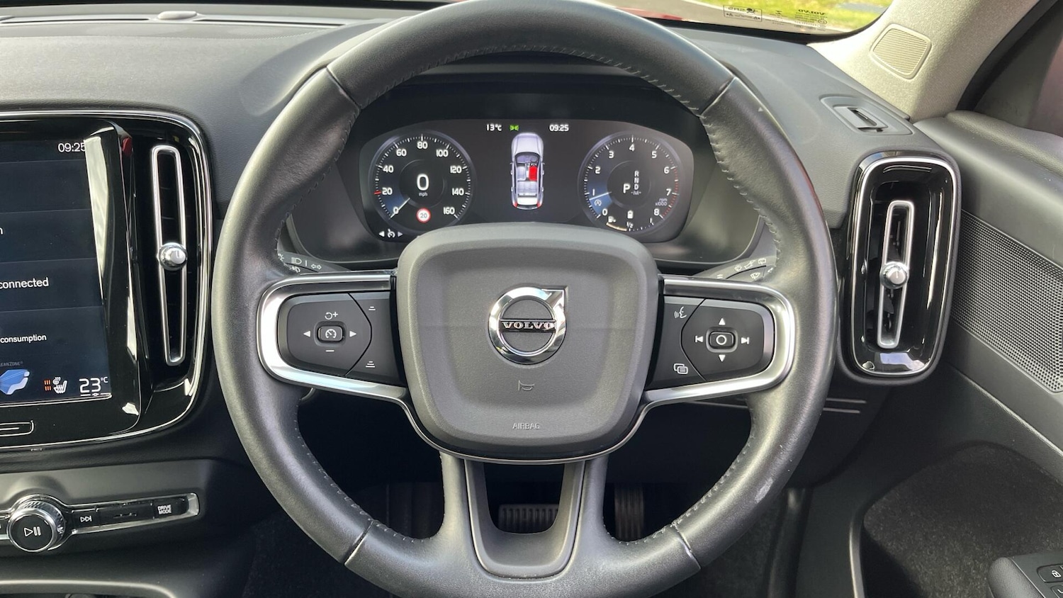 Used Volvo XC40 2020 for sale - 76083752: Photo 10