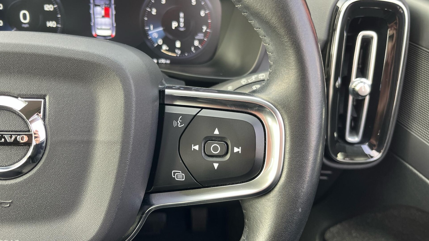 Used Volvo XC40 2020 for sale - 76083752: Photo 20