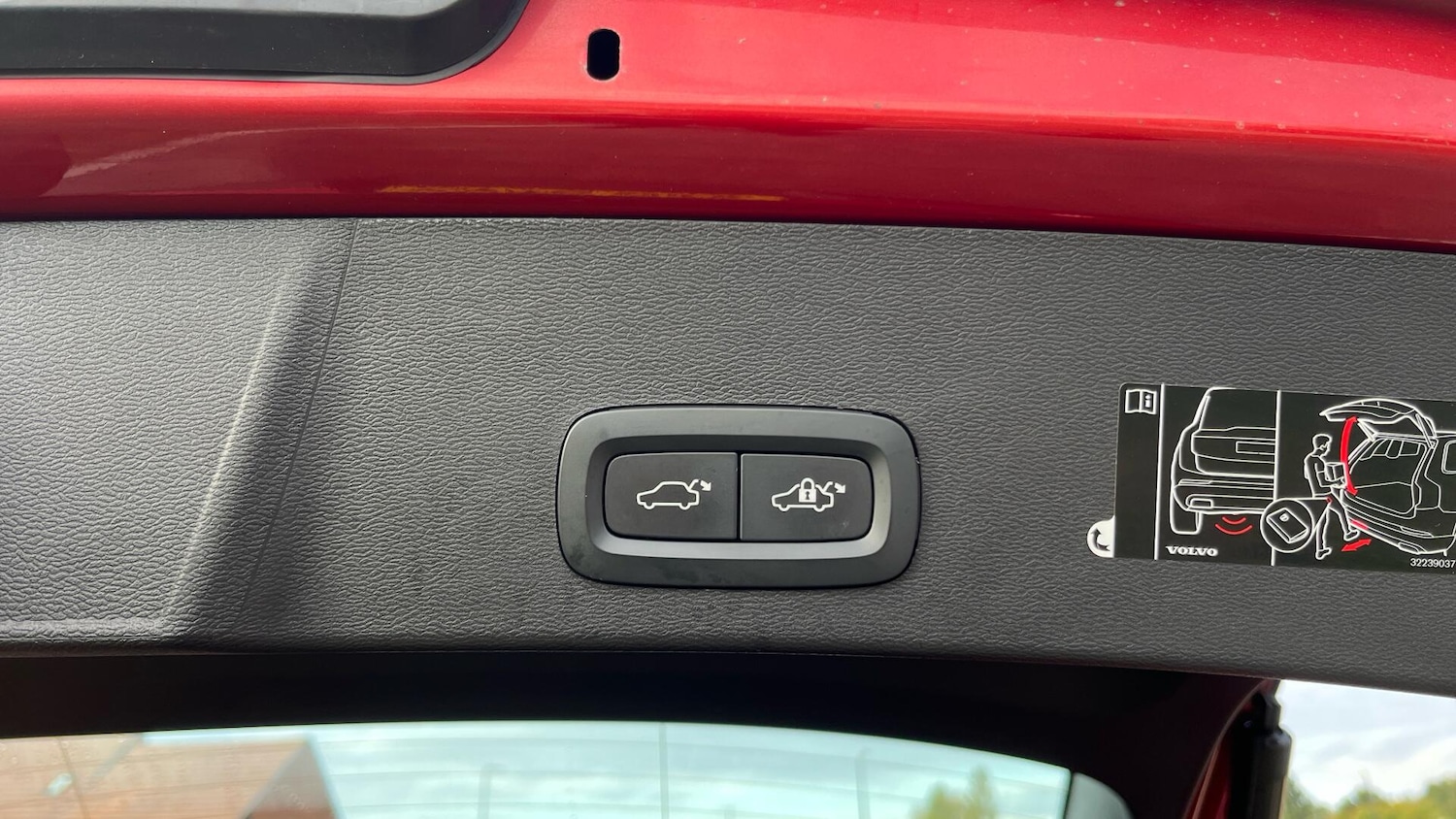 Used Volvo XC40 2020 for sale - 76083752: Photo 32