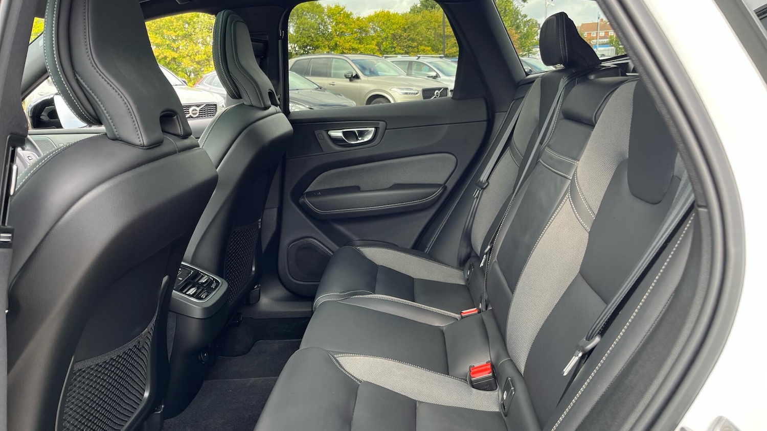 Used Volvo XC60 2021 for sale - 75857255: Photo 31