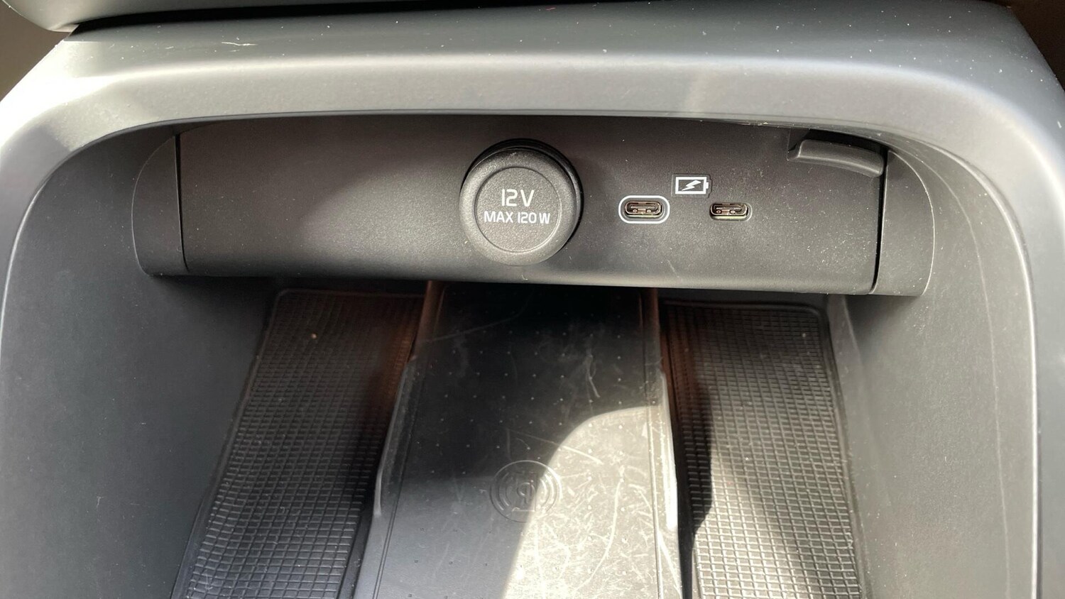 Used Volvo XC40 2024 for sale - 75609637: Photo 58