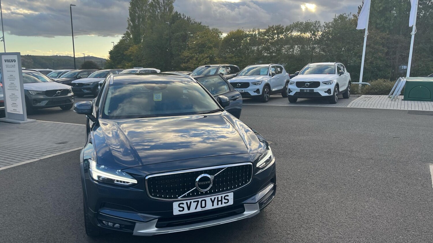 Used Volvo V90 Cross Country for sale - 75915430: Photo 37