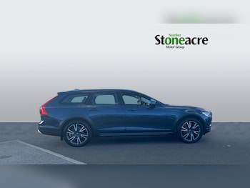 Used Volvo V90 Cross Country 2020 for sale - 75915430: Photo