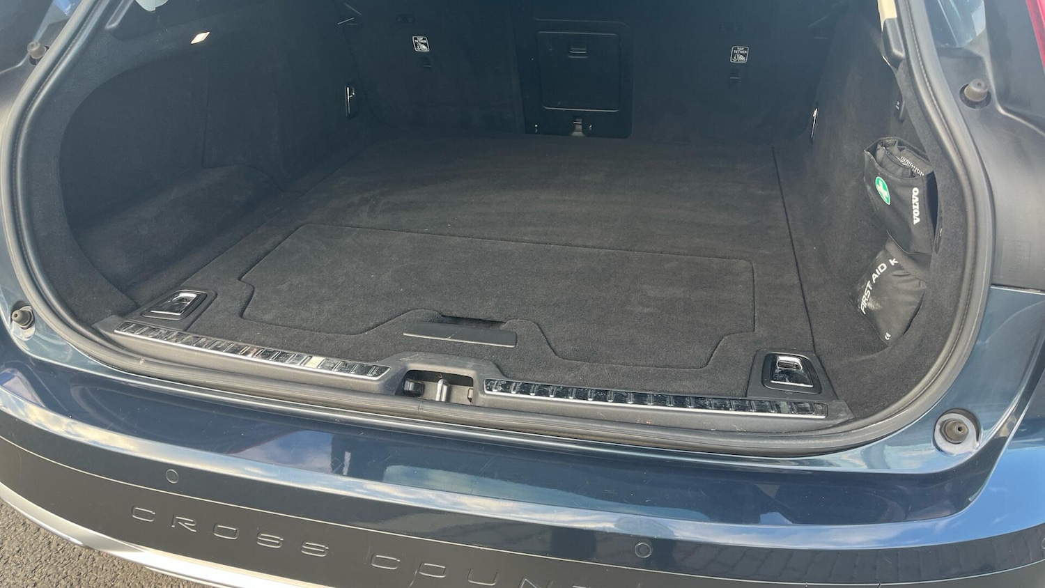 Used Volvo V90 Cross Country for sale - 75915430: Photo 49