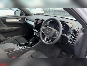 Used Volvo XC40 2026 for sale - 78170114: Photo