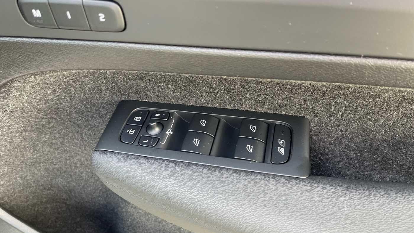 Used Volvo XC40 2025 for sale - 76592311: Photo 24