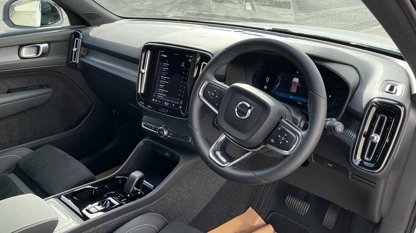 Used Volvo XC40 2025 for sale - 76592311: Photo 40