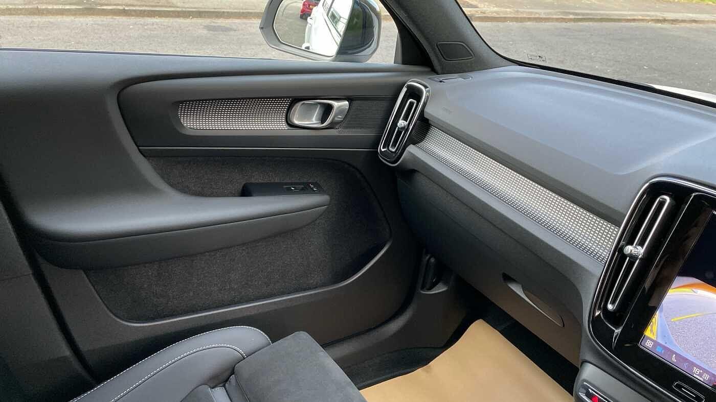 Used Volvo XC40 2025 for sale - 76592311: Photo 65