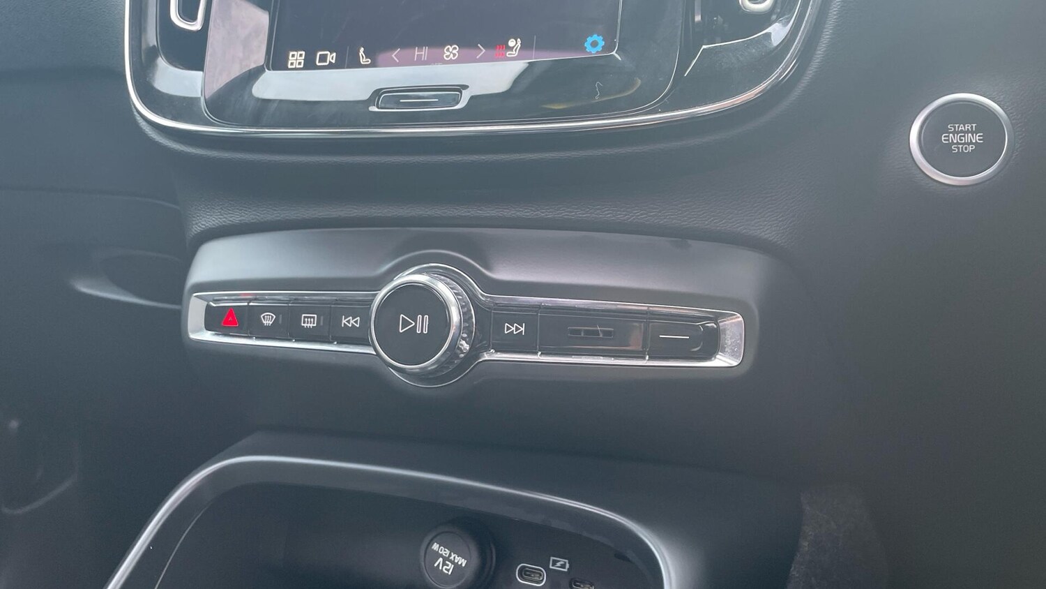 Used Volvo XC40 2025 for sale - 77633152: Photo 13