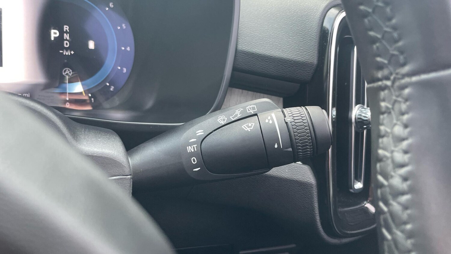 Used Volvo XC40 2025 for sale - 77633152: Photo 23