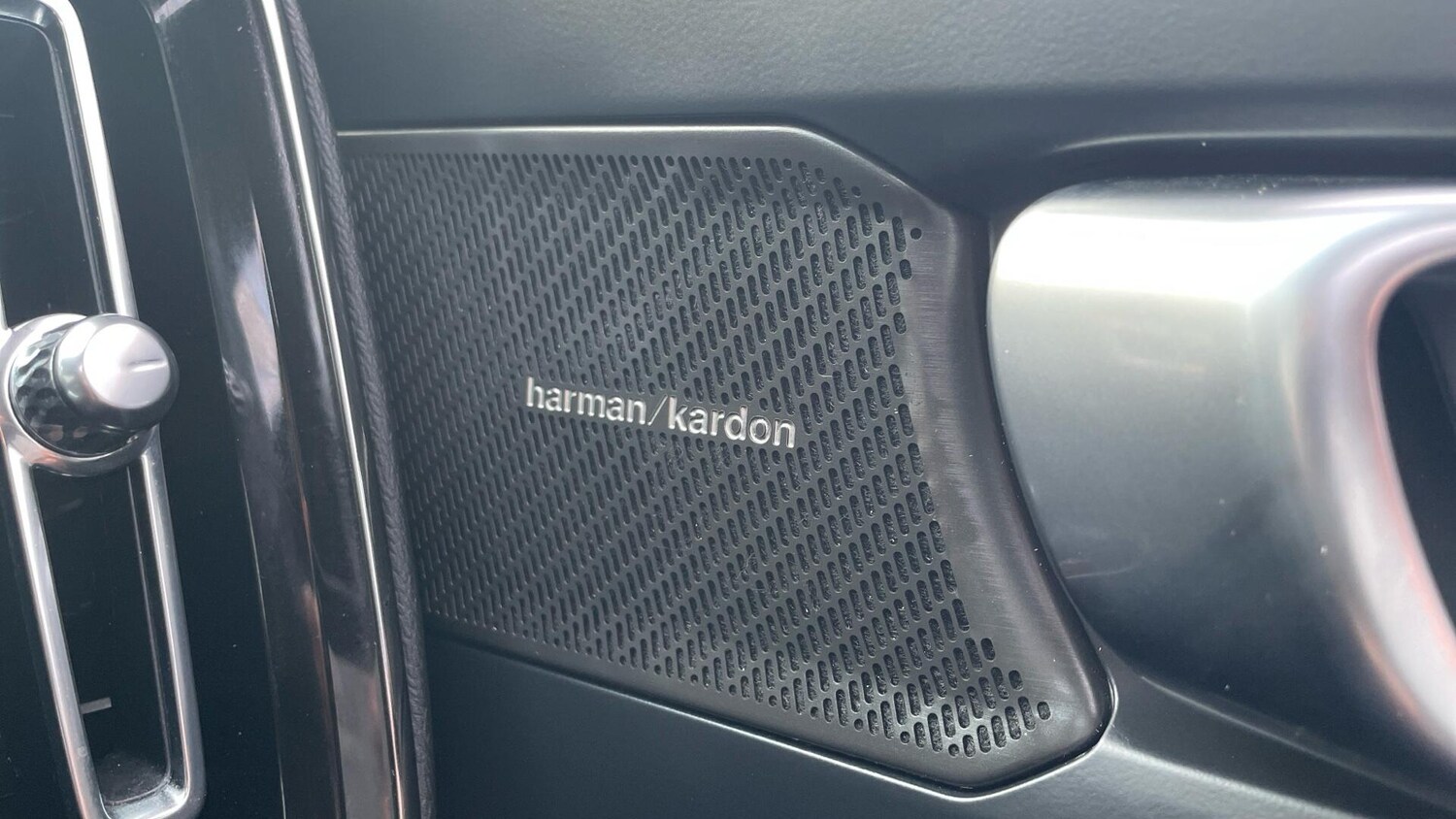 Used Volvo XC40 2025 for sale - 77633152: Photo 25