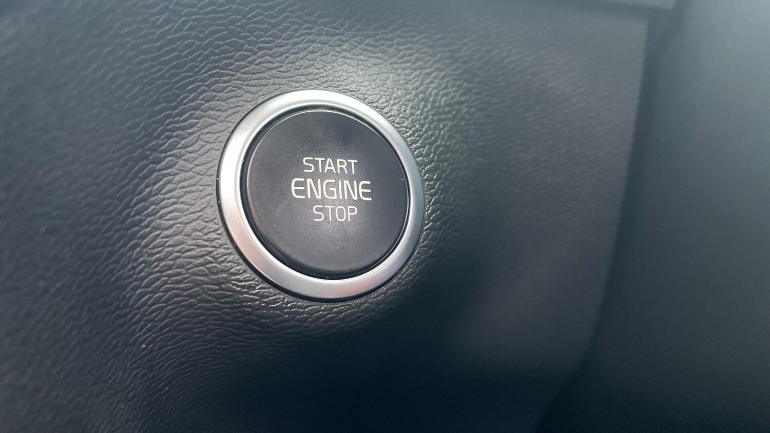 Used Volvo XC40 2025 for sale - 77633152: Photo 27