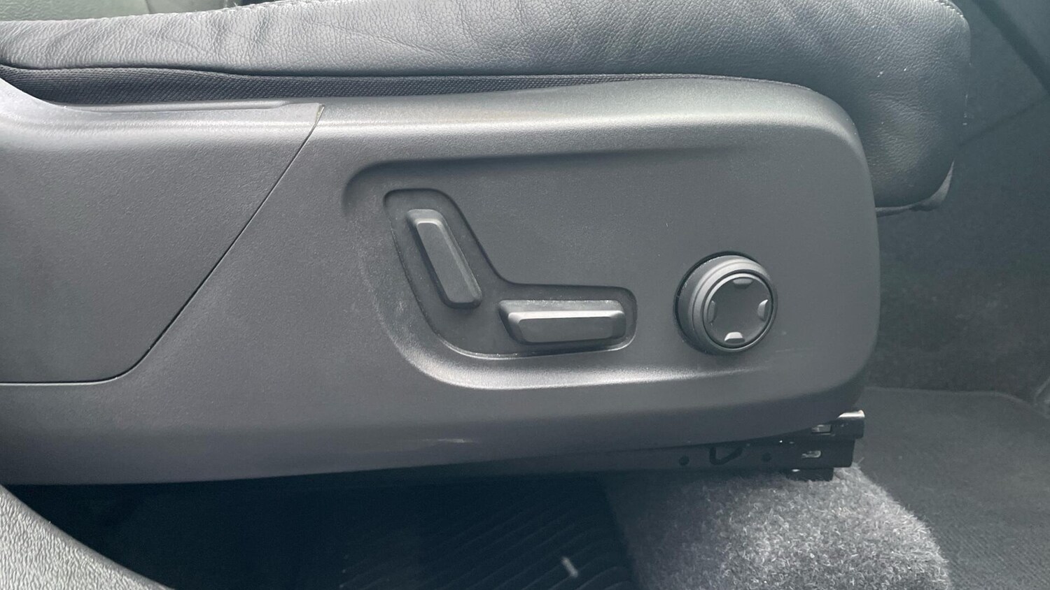 Used Volvo XC40 2025 for sale - 77633152: Photo 30