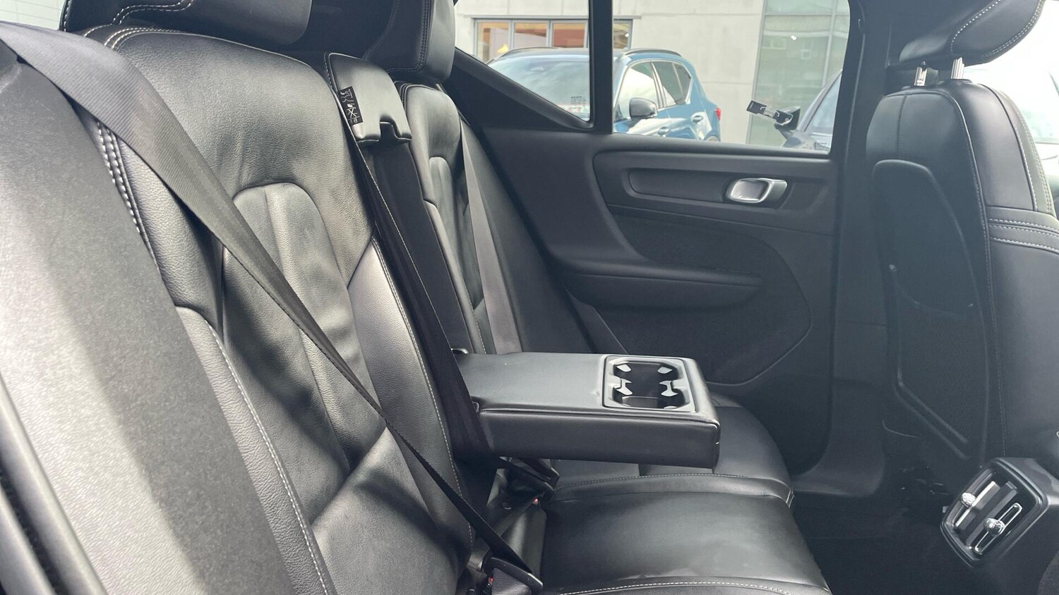 Used Volvo XC40 2025 for sale - 77633152: Photo 35