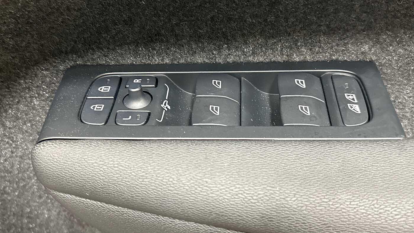 Used Volvo XC40 2025 for sale - 77524209: Photo 25