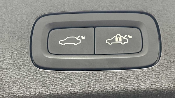 Used Volvo V60 2025 for sale - 76239054: Photo 19