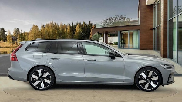 Used Volvo V60 2025 for sale - 76239054: Photo 2