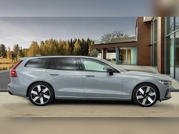 Used Volvo V60 2025 for sale - 76239054: Photo 2