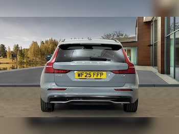 Used Volvo V60 2025 for sale - 76239054: Photo 4