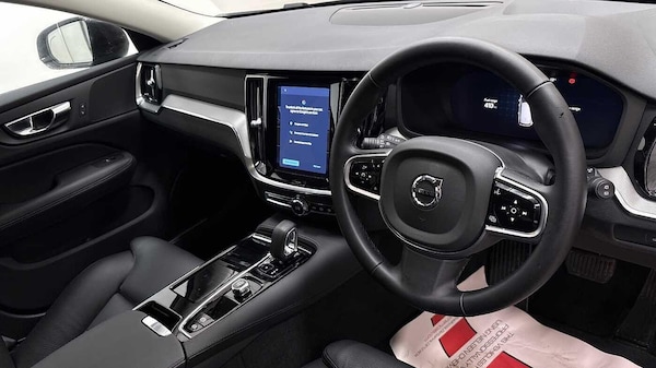 Used Volvo V60 2025 for sale - 76239054: Photo 9