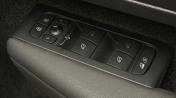 Used Volvo XC40 2024 for sale - 76240285: Photo 24
