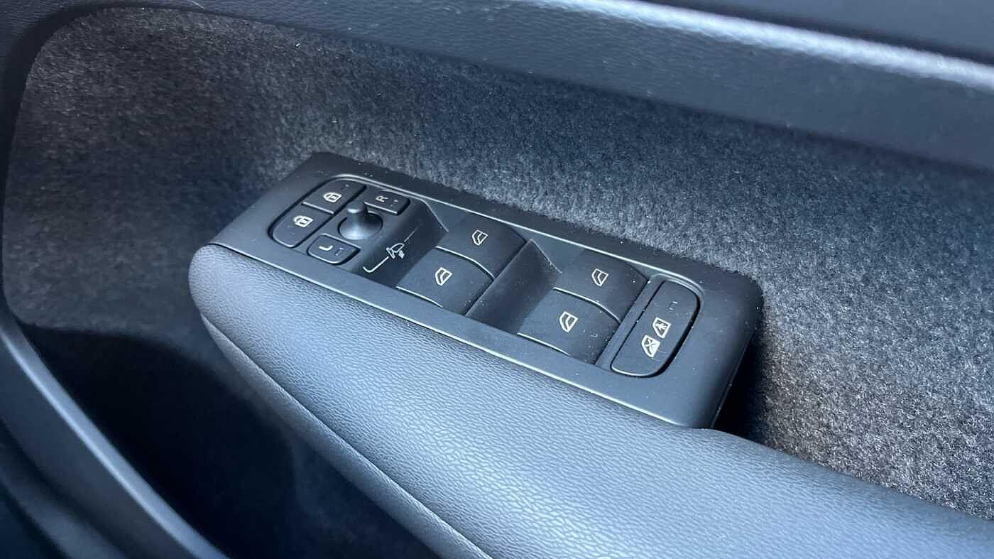 Used Volvo XC40 2024 for sale - 76240285: Photo 25