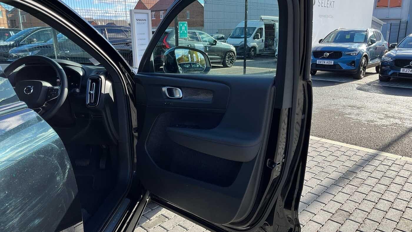 Used Volvo XC40 2024 for sale - 76240285: Photo 30