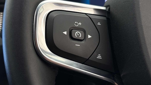 Used Volvo XC40 2024 for sale - 76240285: Photo 30