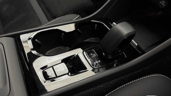 Used Volvo XC40 2024 for sale - 76240285: Photo 31