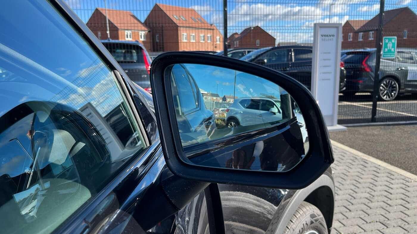 Used Volvo XC40 2024 for sale - 76240285: Photo 32