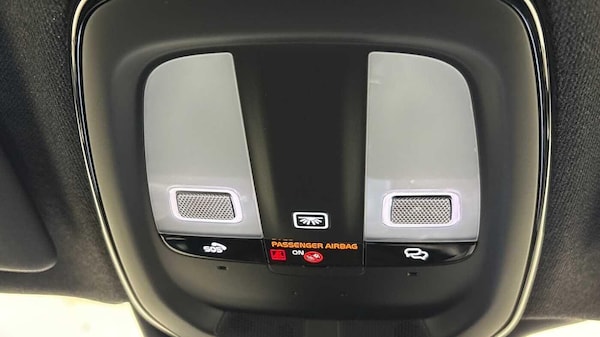 Used Volvo XC40 2024 for sale - 76240285: Photo 32