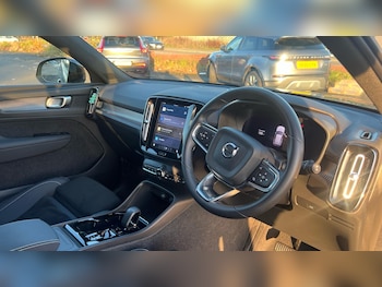 Used Volvo XC40 2023 for sale - 76765270: Photo