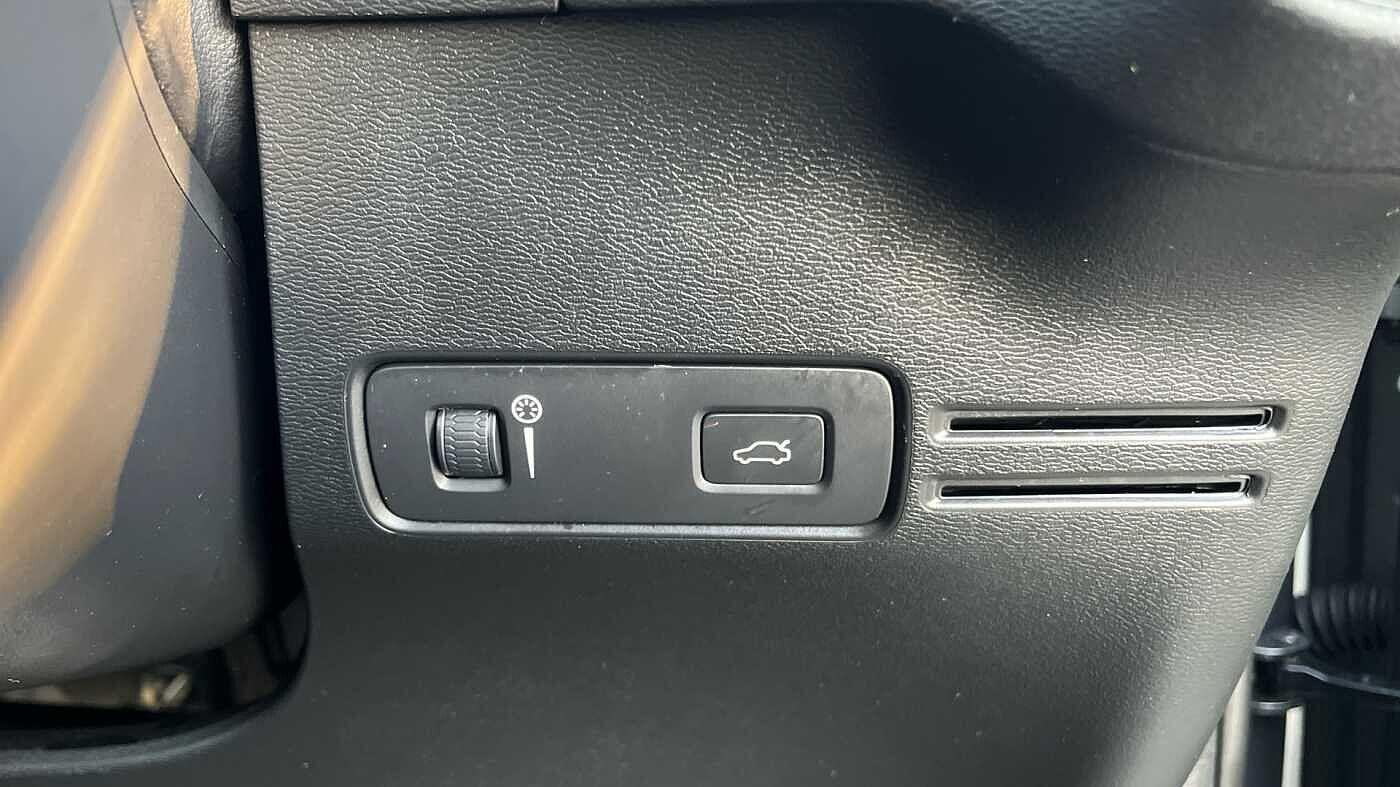 Used Volvo XC40 2019 for sale - 77028968: Photo 37