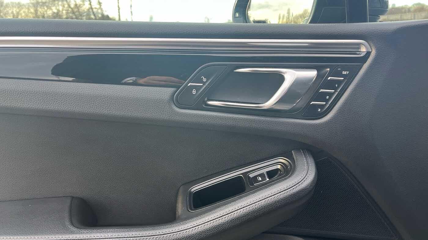 Used Porsche Macan 2016 for sale - 77029439: Photo 17