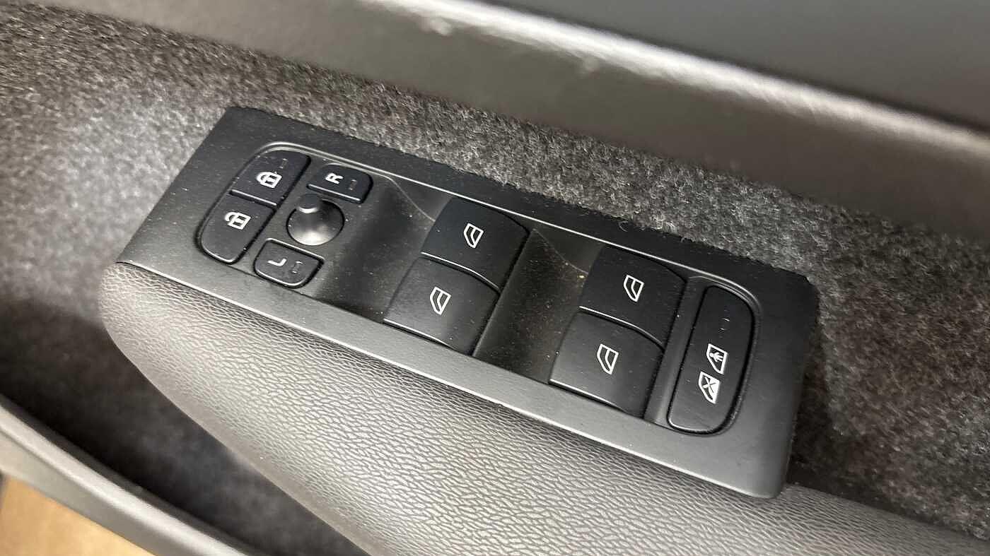 Used Volvo XC40 2025 for sale - 76499049: Photo 25