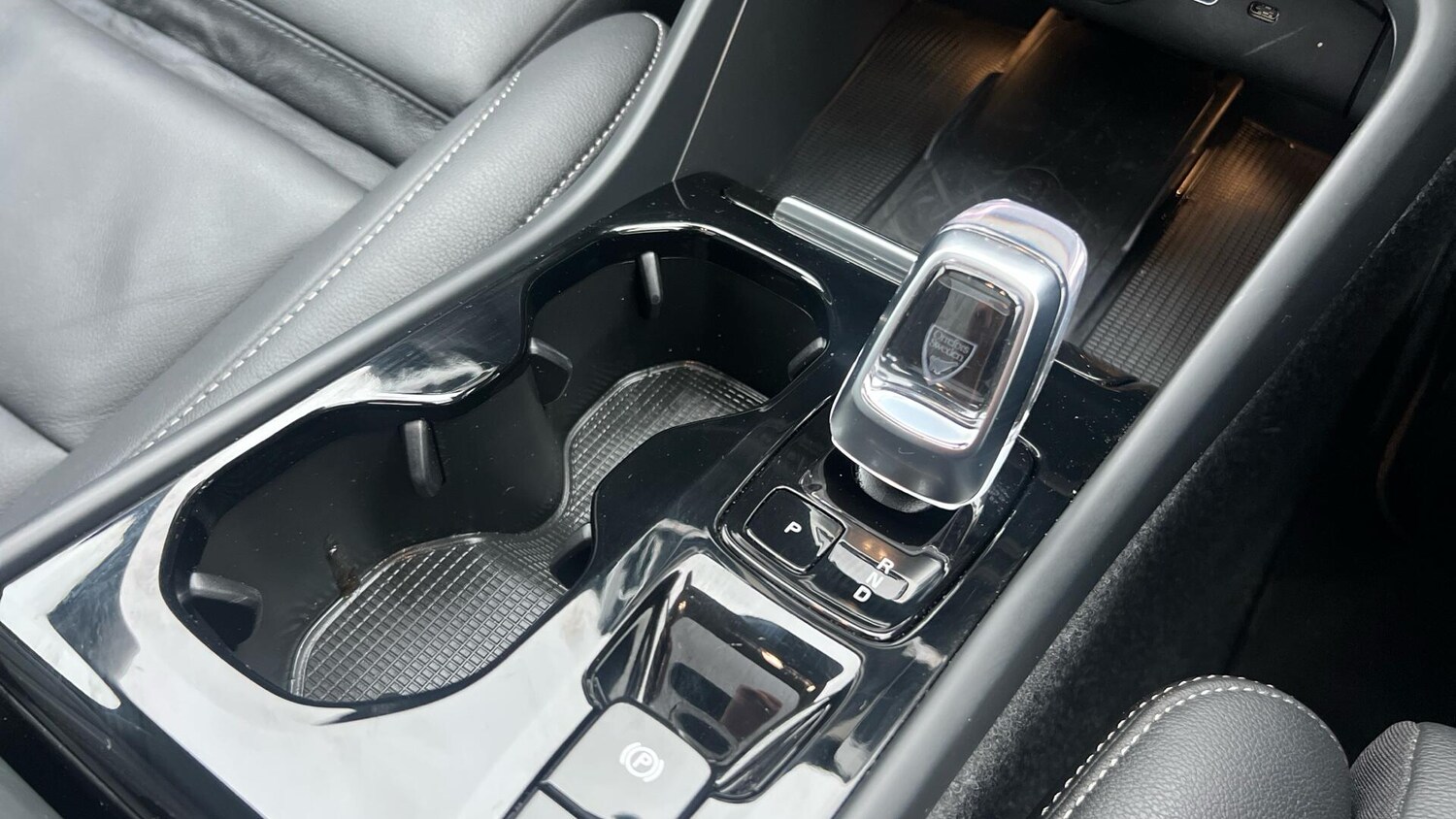 Used Volvo XC40 2025 for sale - 76886438: Photo 25