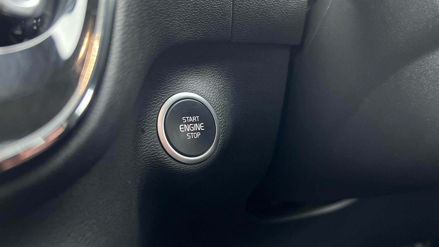 Used Volvo XC40 2025 for sale - 76886438: Photo 26